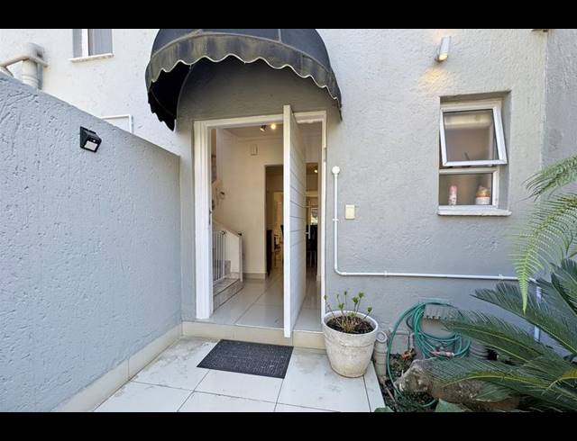 2 BEDROOM TOWNHOUSE FOR SALE IN SANDOWN